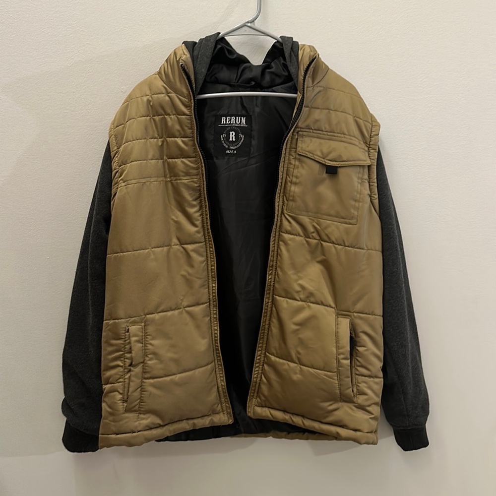 Rerun jacket size small